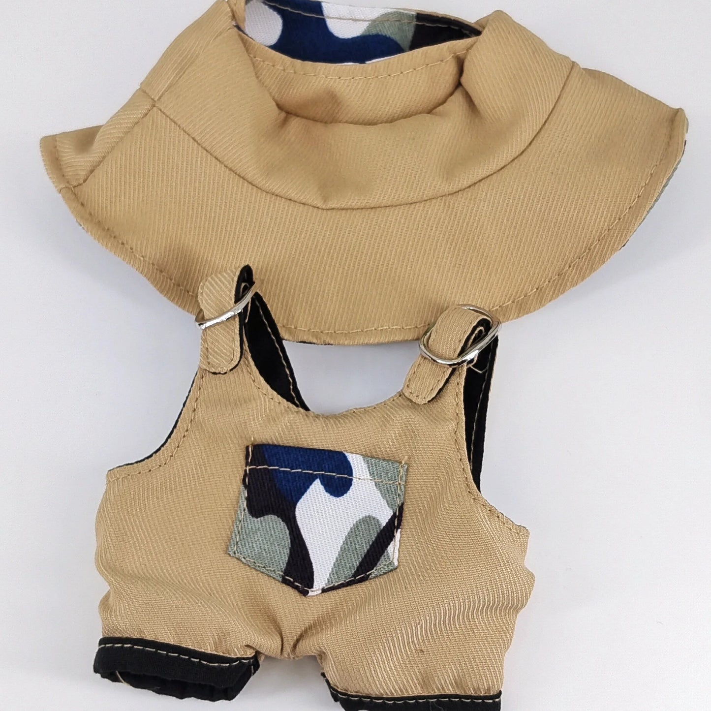 Cute 17cm Labubu with clothes!