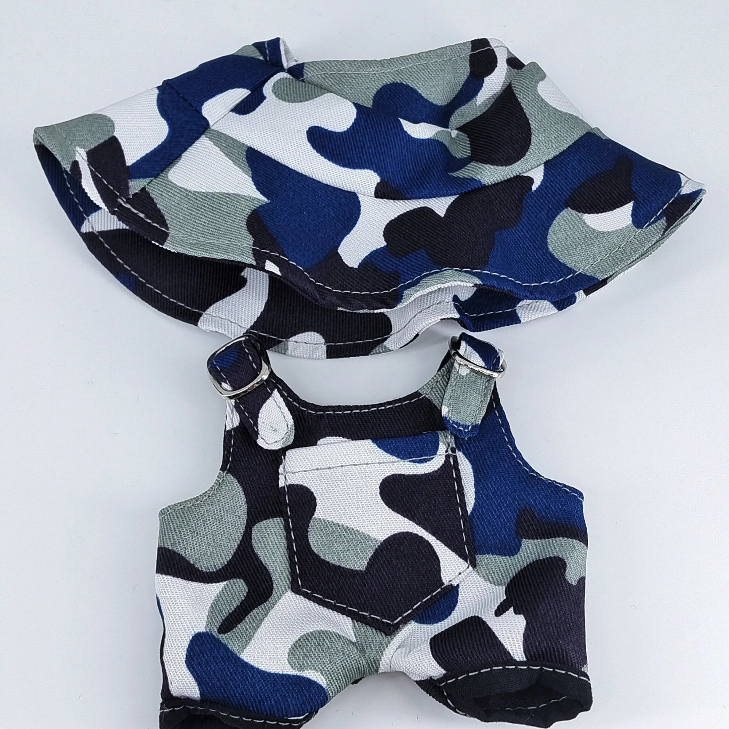 Cute 17cm Labubu with clothes!